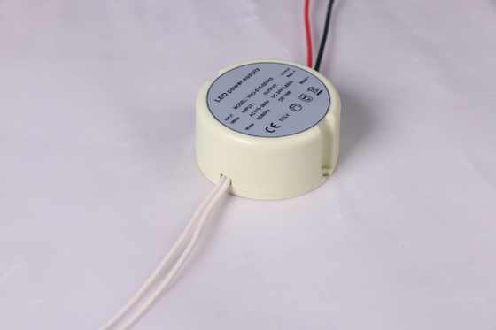 Alimentation d'énergie en plastique ronde du conducteur 12V 15W du cas IP20 LED pour la lumière de bande