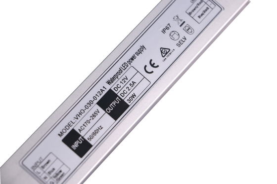 Le conducteur 12V 30W de Slimline LED de certificat de SAA imperméabilisent la tension constante IP67