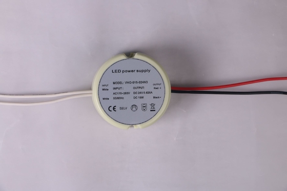 Tension constante d'intérieur ronde du conducteur en plastique LED de cas IP20 pour la lumière de bande de Cabinet