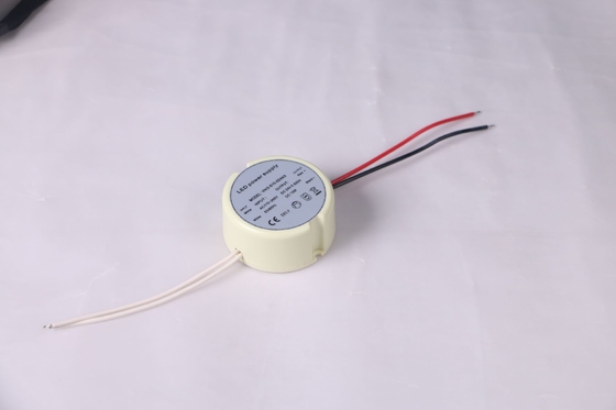 Alimentation d'énergie en plastique ronde du conducteur 12V 15W du cas IP20 LED pour la lumière de bande