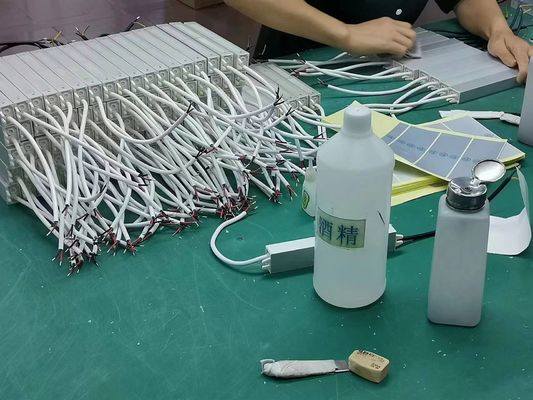 Conducteur électronique imperméable en aluminium 12v 1a 12W AC100 - 265V IP67 de LED petit