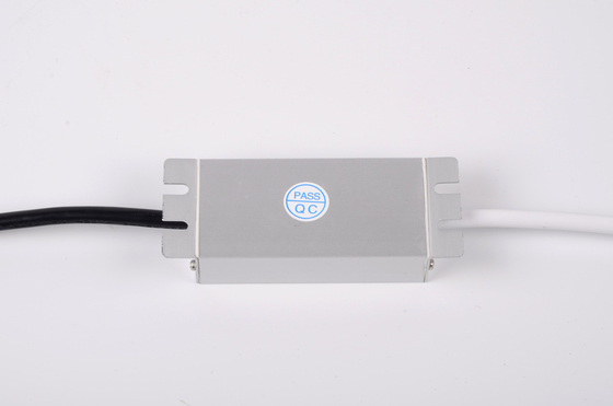 conducteur ultra mince de 0.83A 105g LED, alimentation d'énergie mince imperméable d'IP67 LED